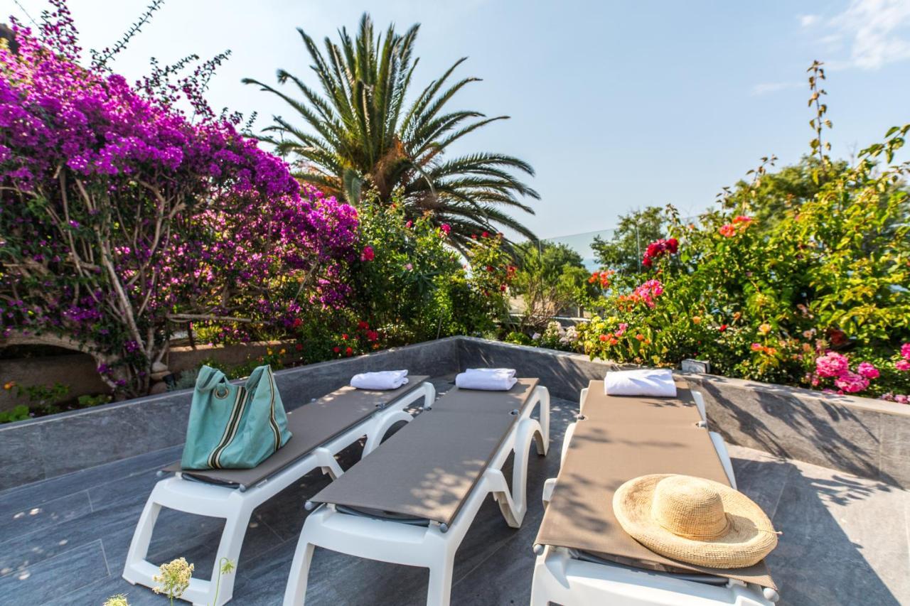 Hotel Villa R Calvi  Bagian luar foto